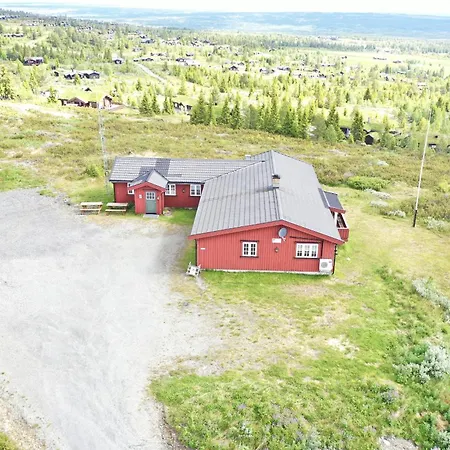 Feriehus Red Cross Cabin, Spacious Mountain