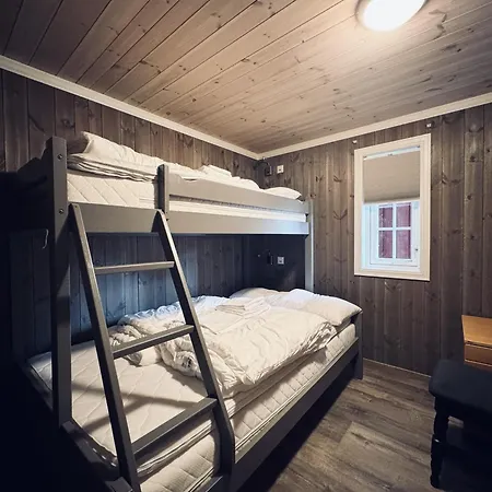 Red Cross Cabin, Spacious Mountain Gol