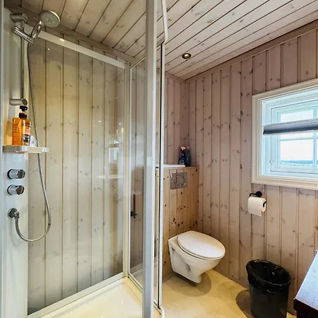 Red Cross Cabin, Spacious Mountain Feriehus