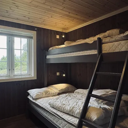 Red Cross Cabin, Spacious Mountain Semesterbostad *