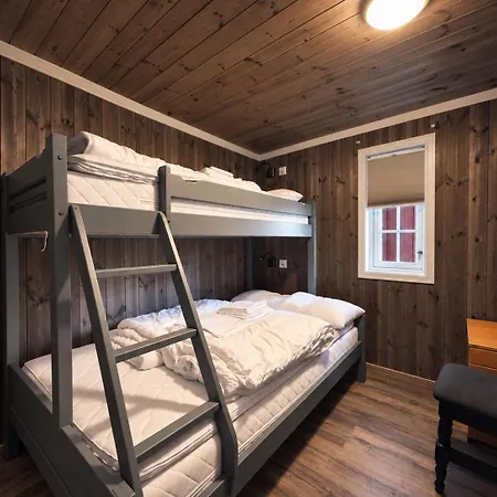 Red Cross Cabin, Spacious Mountain
