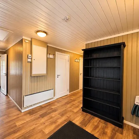 Red Cross Cabin, Spacious Mountain