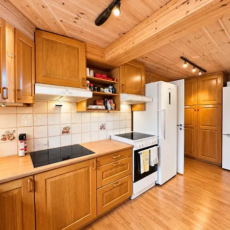 Red Cross Cabin, Spacious Mountain Gol