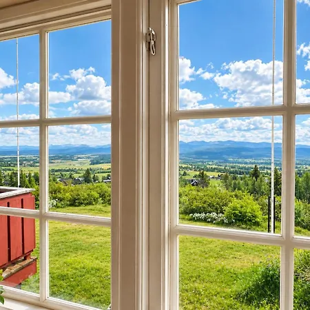 Semesterbostad Red Cross Cabin, Spacious Mountain *