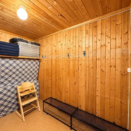 Red Cross Cabin, Spacious Mountain Semesterbostad