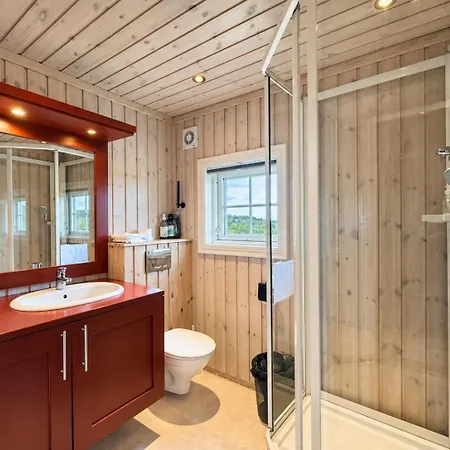 Red Cross Cabin, Spacious Mountain