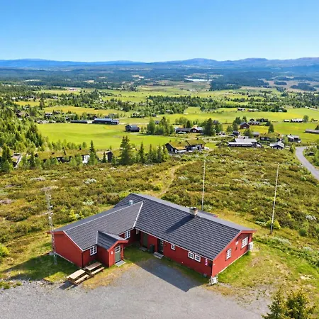 Red Cross Cabin, Spacious Mountain Semesterbostad *