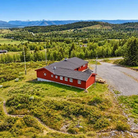 Semesterbostad Red Cross Cabin, Spacious Mountain