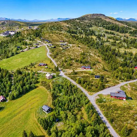 Red Cross Cabin, Spacious Mountain Semesterbostad Gol