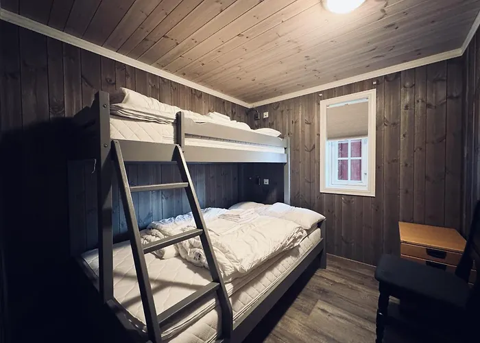 Red Cross Cabin, Spacious Mountain Gol