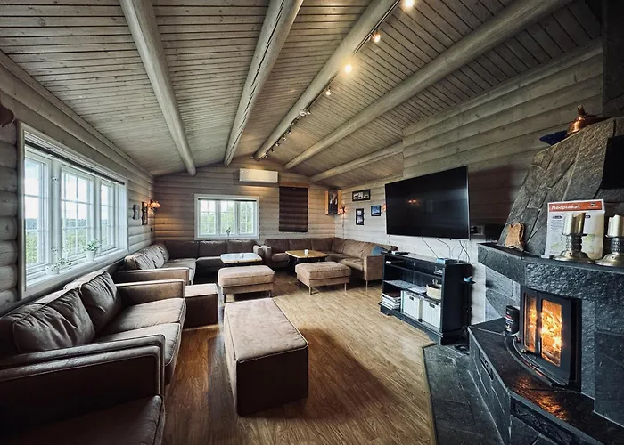 Red Cross Cabin, Spacious Mountain Gol