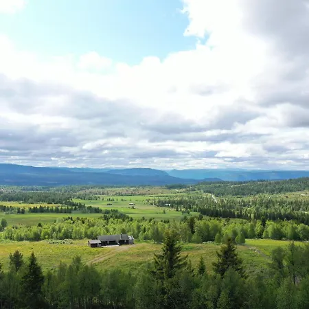 Red Cross Cabin, Spacious Mountain בית נופש *