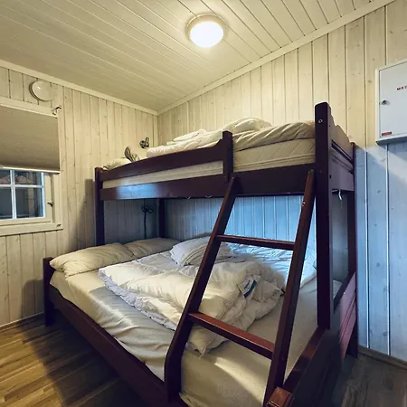 בית נופש Red Cross Cabin, Spacious Mountain *