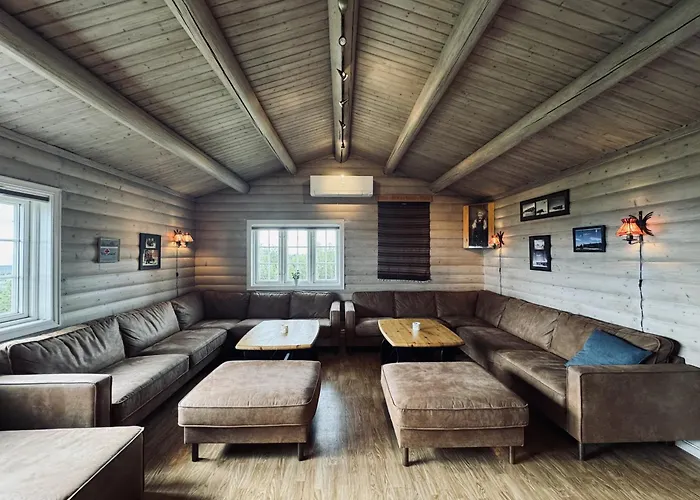 Red Cross Cabin, Spacious Mountain Feriehus