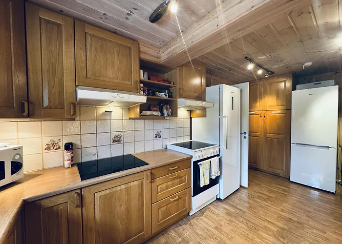 Red Cross Cabin, Spacious Mountain Feriehus